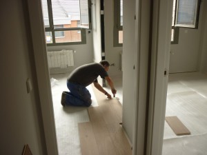 instalacion-tarimas-flotantes-de-madera-19ABR18-3
